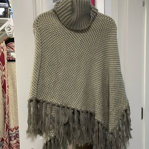 Limited Gray and Cream Shaw